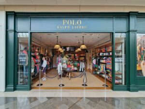 agence-creation-agencement-plv-merchandising-paris-akps---polo-ralph-lauren Création et impression des adhésifs pour agencement du magasin de luxe Ralph Lauren