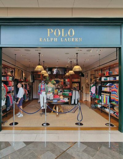 Création et impression des adhésifs pour agencement du magasin de luxe Ralph Lauren